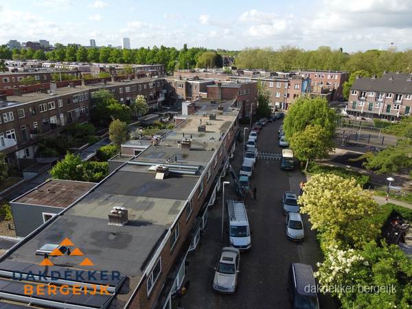 Luchtfoto dakinspectie woonwijk in Bergeijk Luchtfoto dakinspectie woonwijk in Bergeijk