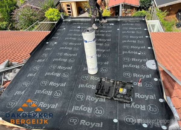 Dakrenovatie met Royal onderdak op plat dak in Bergeijk